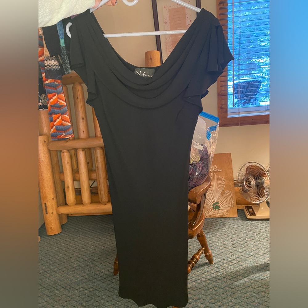 SL Fashions Scoop Neck Evening Gown